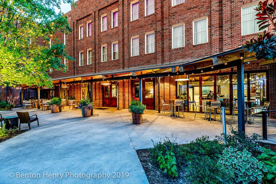 The Inn At The Crossroads Lake City Extérieur photo